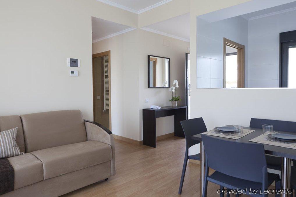 Aparthotel Jardines De Aristi Vitoria-Gasteiz Bilik gambar